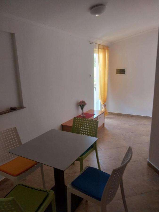 Apartments Leon Porec Esterno foto
