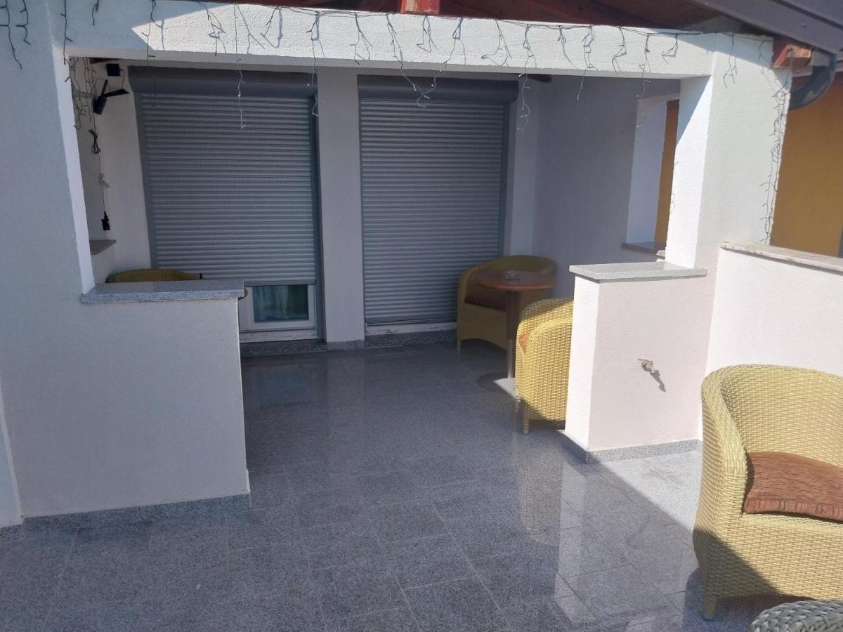 Apartments Leon Porec Esterno foto